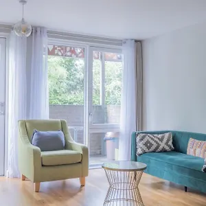 https://redwood-park-canada-water-se16.cambridgehotelsuk.com