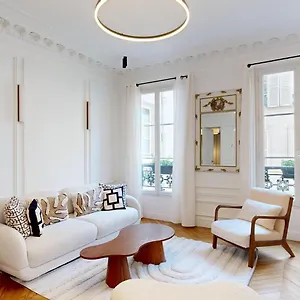 https://358-suite-madeleine-superbe-appartement-a.fr-paris.fr