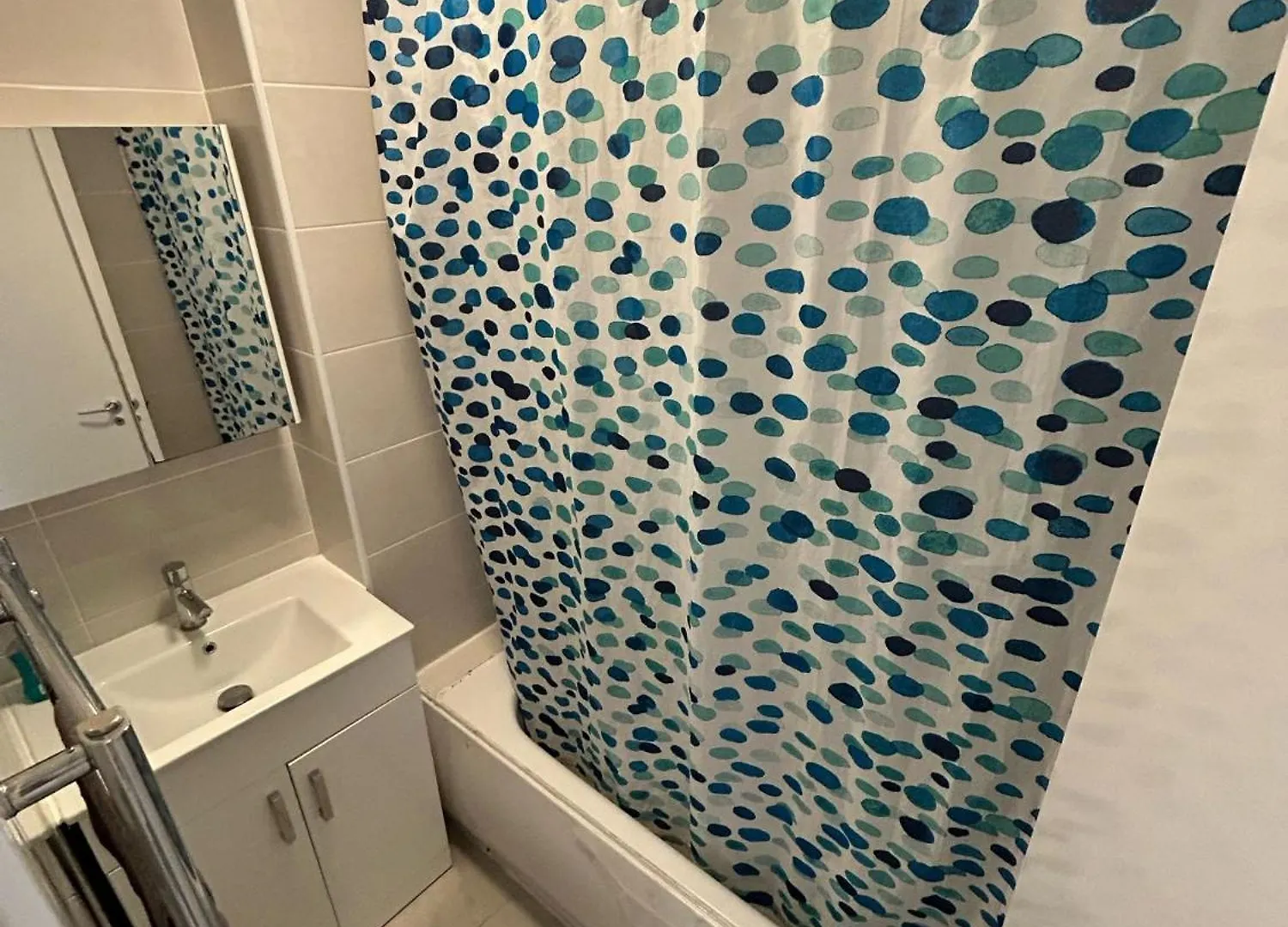 Flat, Apartment In Haggerston N1, Central London 0*,